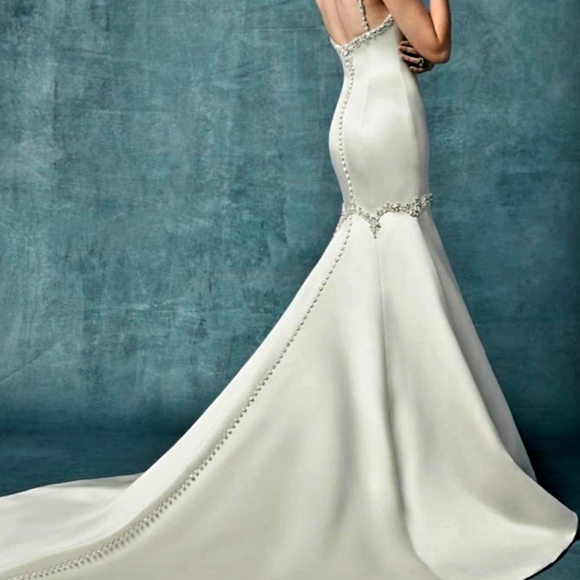 New Maggie Sottero Wedding Dress being stored at bridal store until sold - Picture 2 of 4